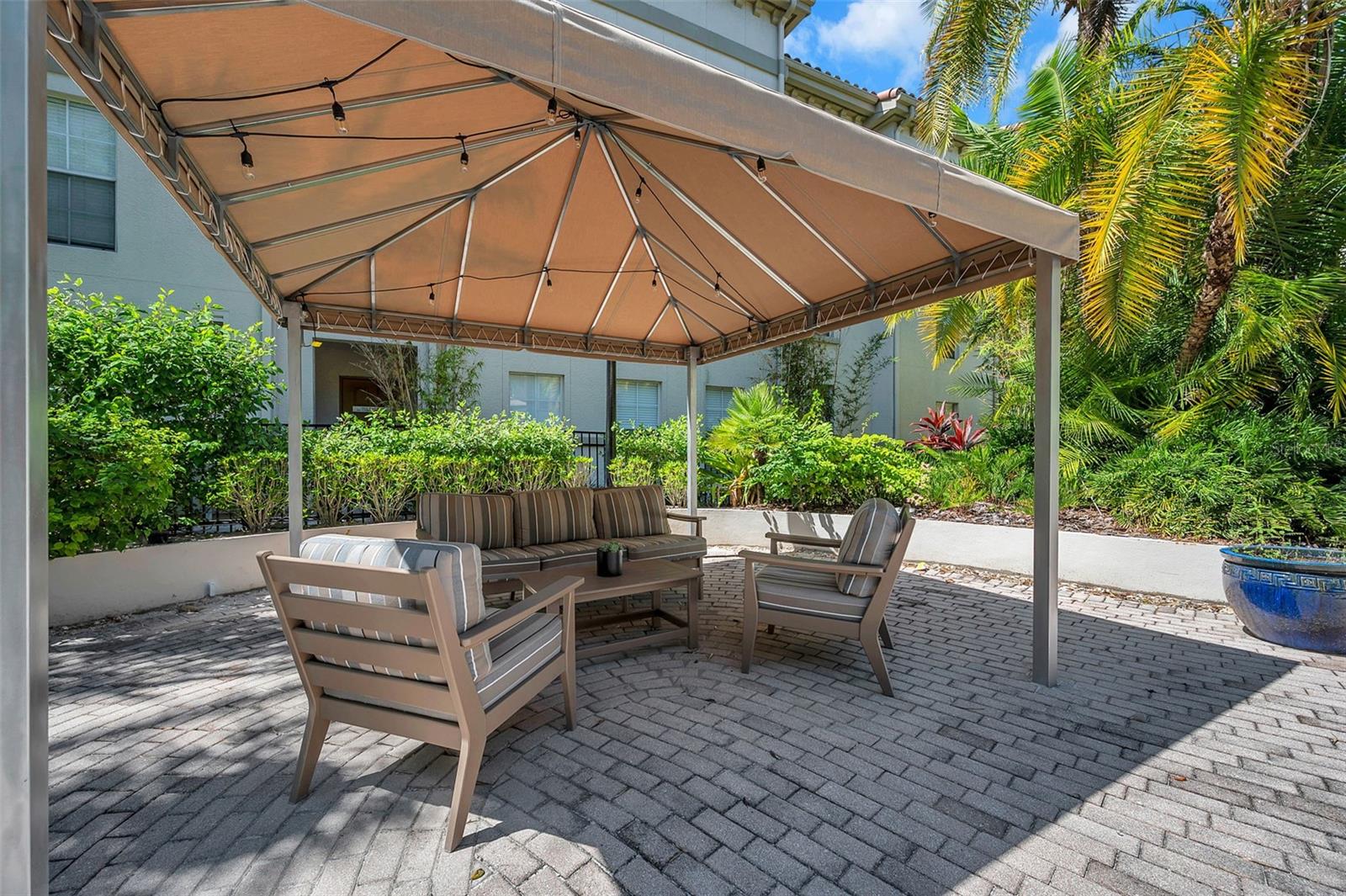 Image 27 of 33 For 520 Armenia Avenue 1233