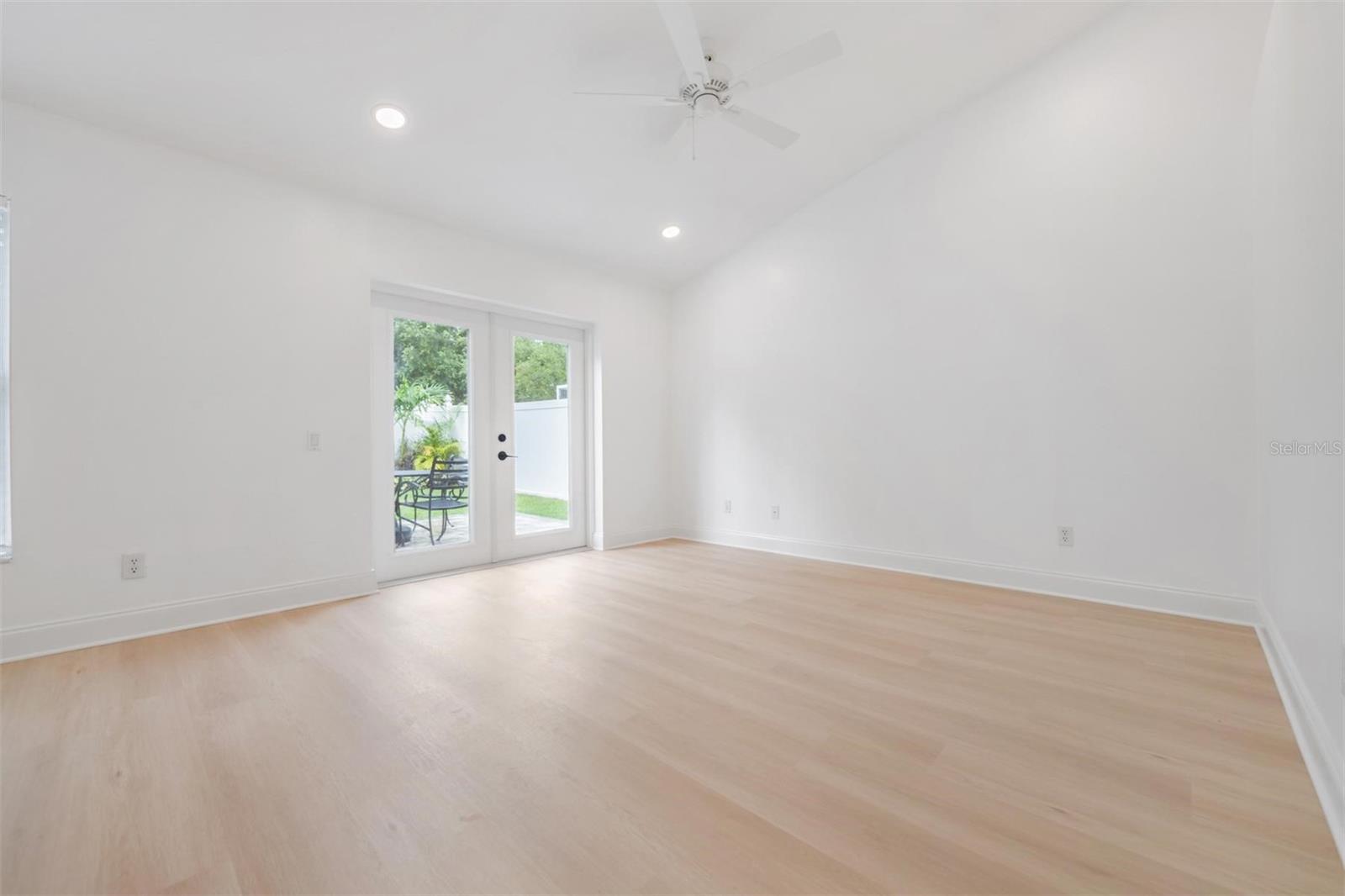 Image 17 of 45 For 4208 Pine Isle Drive