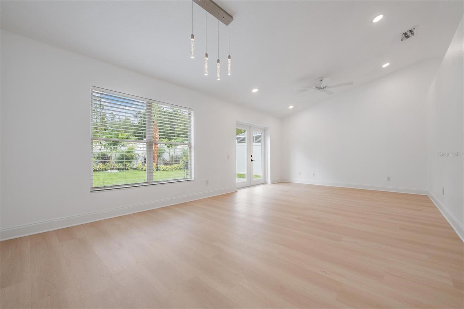 Image 18 of 45 For 4208 Pine Isle Drive