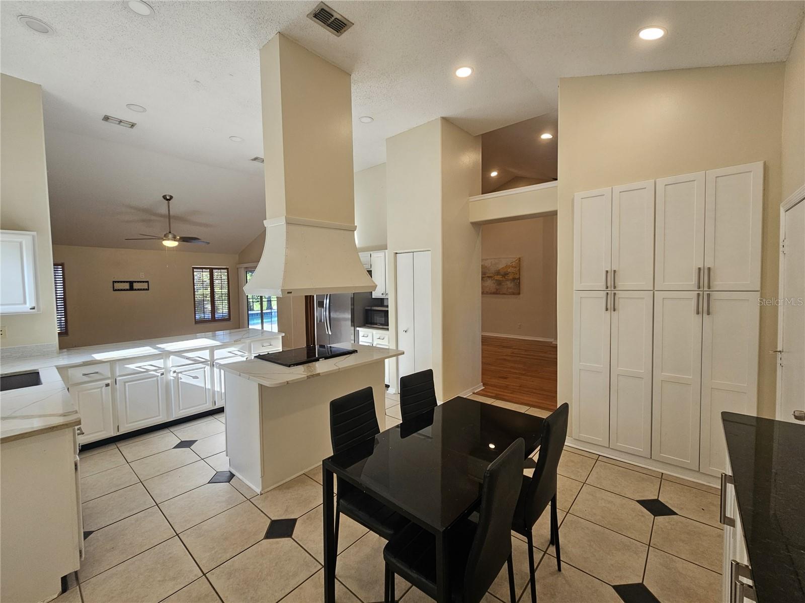 Image 10 of 39 For 14504 Brambie Court