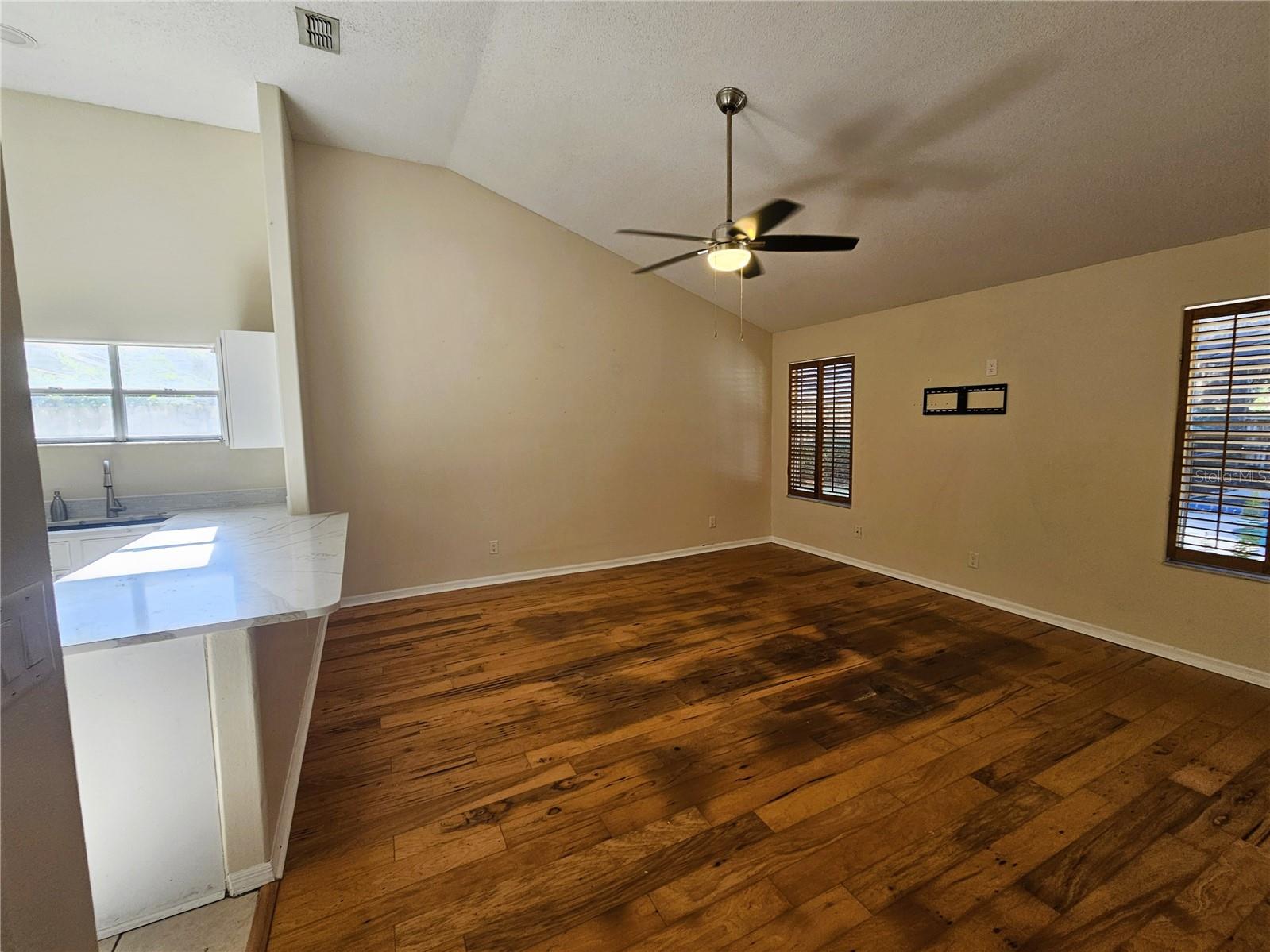 Image 13 of 39 For 14504 Brambie Court