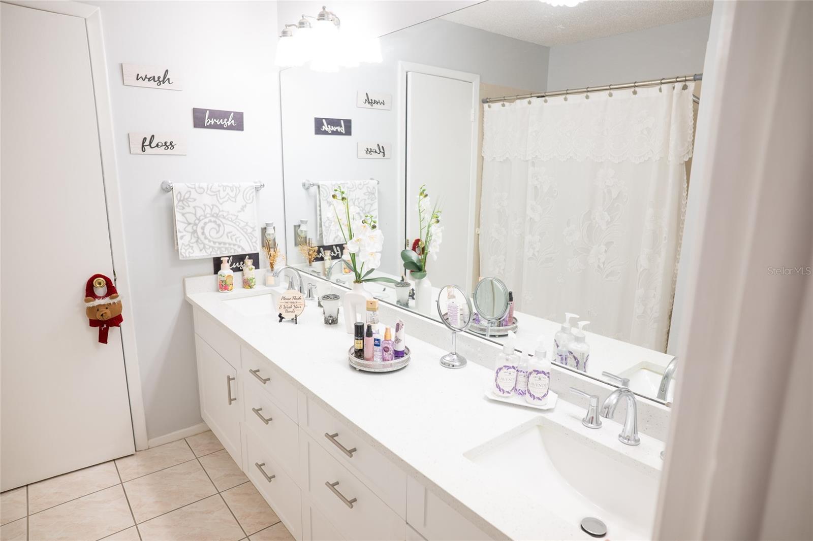 Image 19 of 28 For 6021 Lemon Tree Court