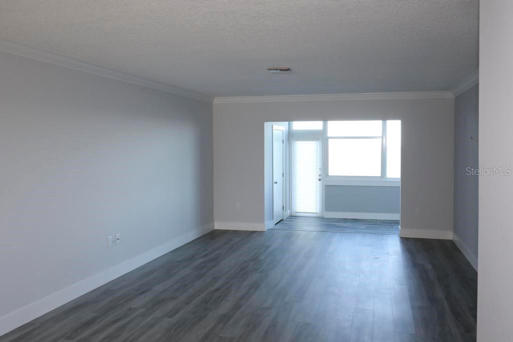 Image 5 of 35 For 5 Gateshead Drive 107