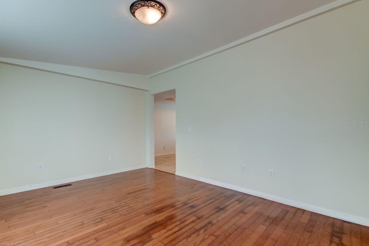 Image 10 of 27 For 278 Pelican Drive N