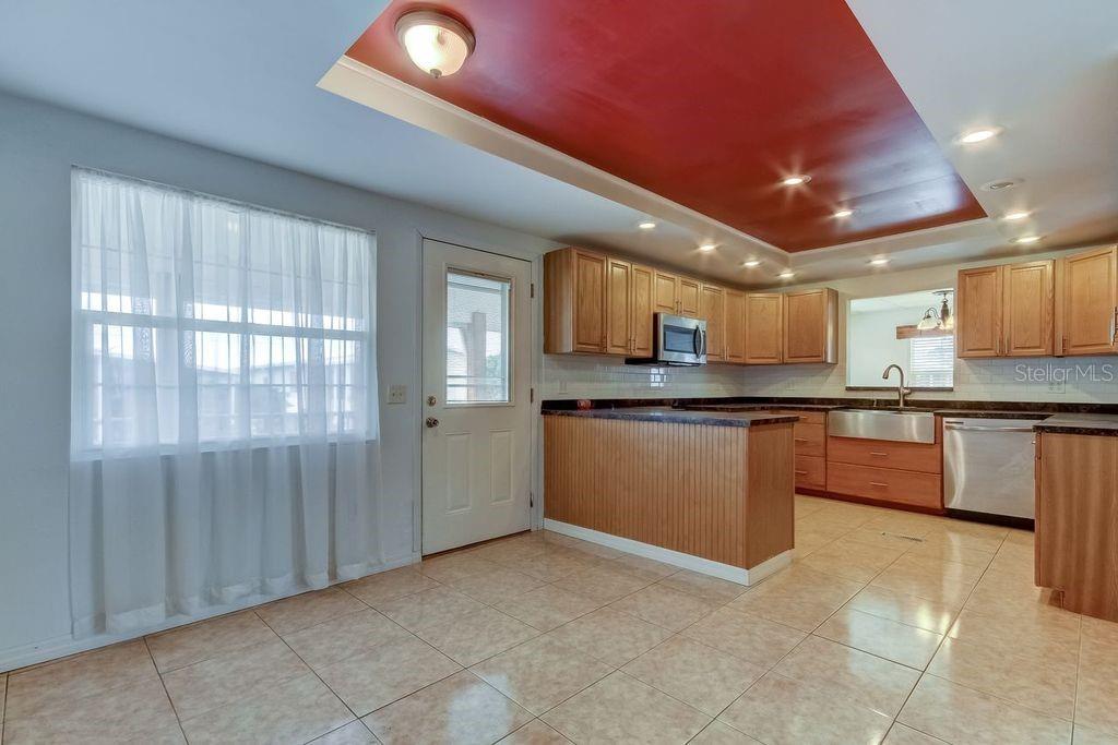 Image 11 of 27 For 278 Pelican Drive N