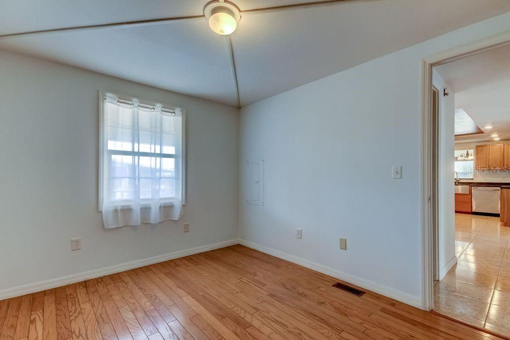 Image 24 of 27 For 278 Pelican Drive N