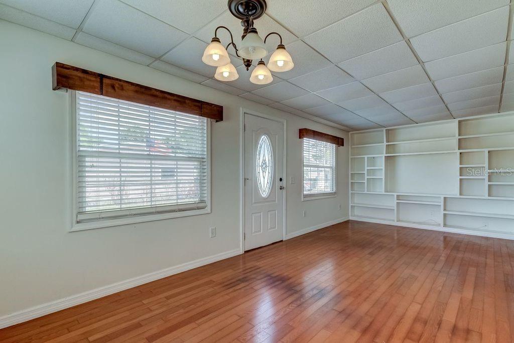 Image 4 of 27 For 278 Pelican Drive N