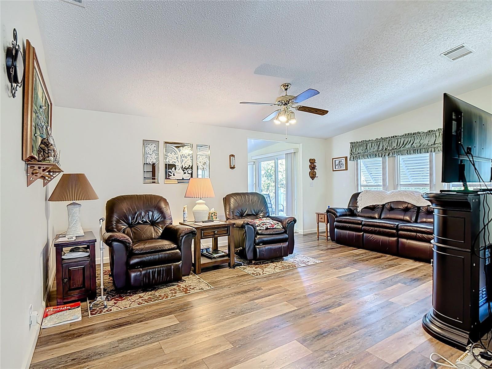 Image 16 of 48 For 303 Pine Loop