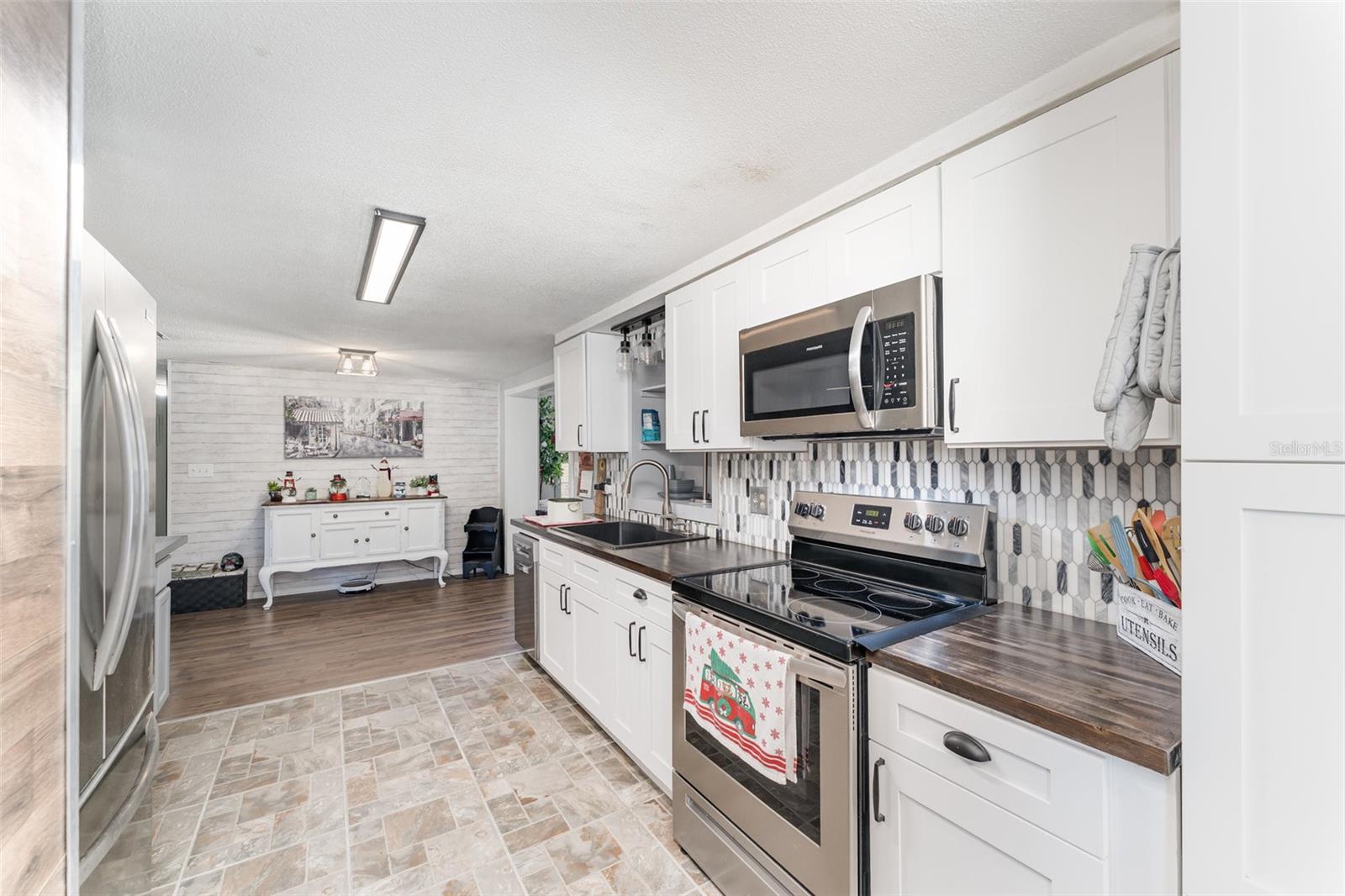 Image 22 of 30 For 4145 Willow Oak Road