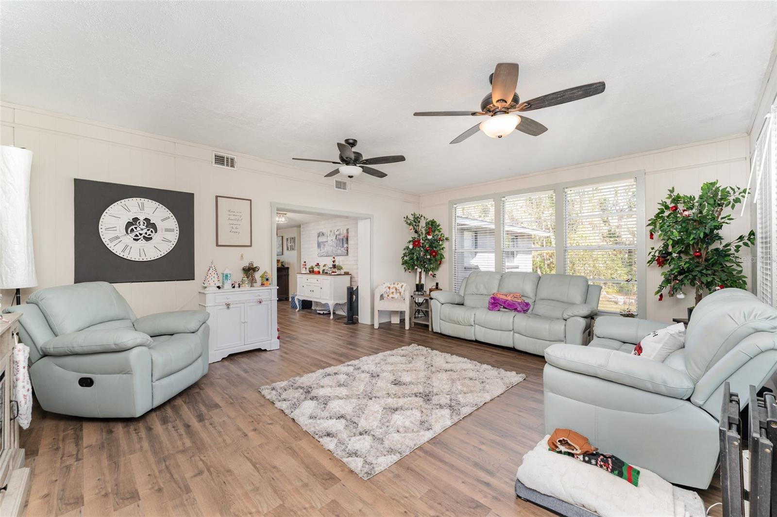 Image 9 of 30 For 4145 Willow Oak Road