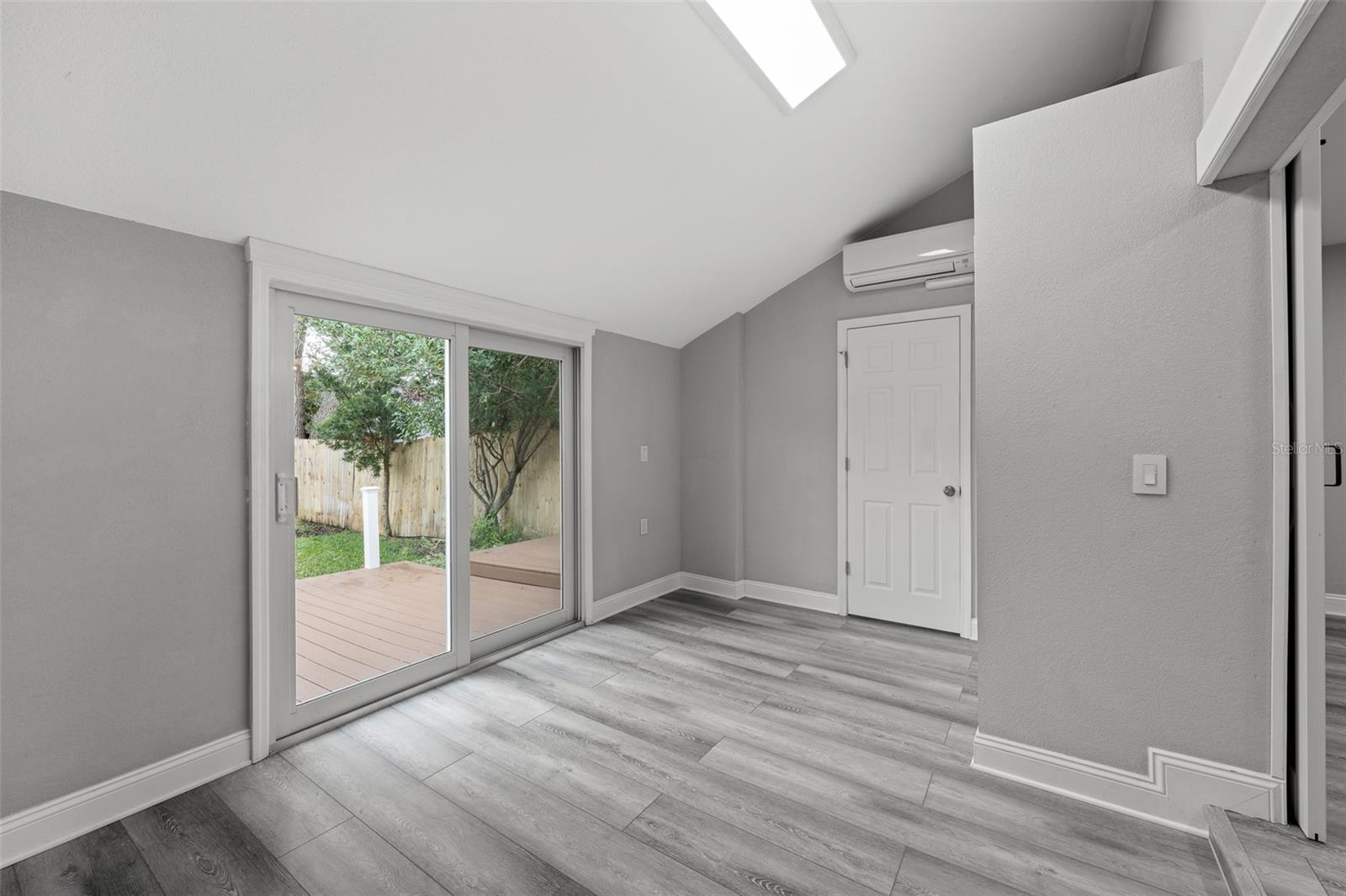 Image 12 of 31 For 210 Malcolm Court