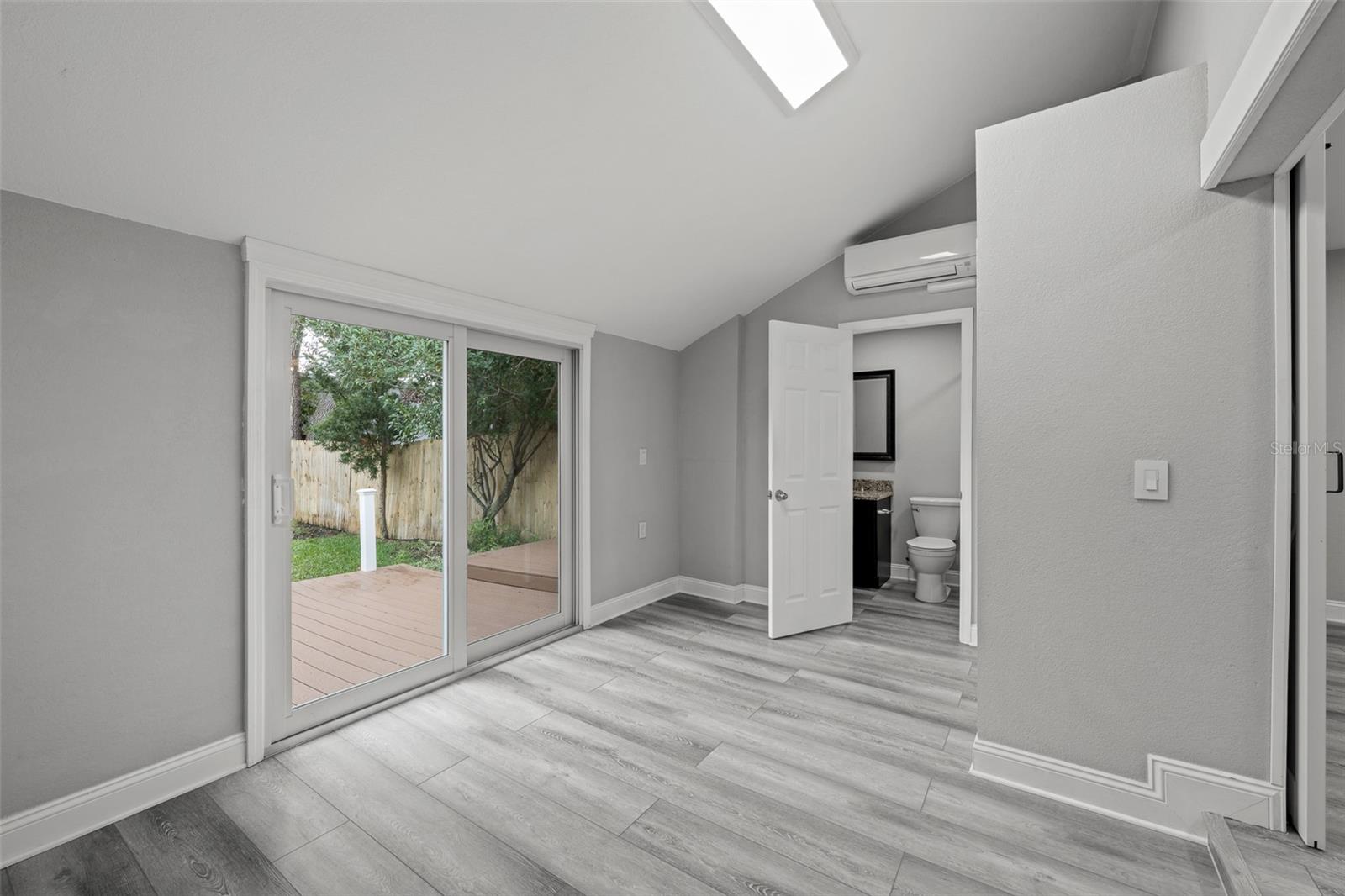 Image 13 of 31 For 210 Malcolm Court