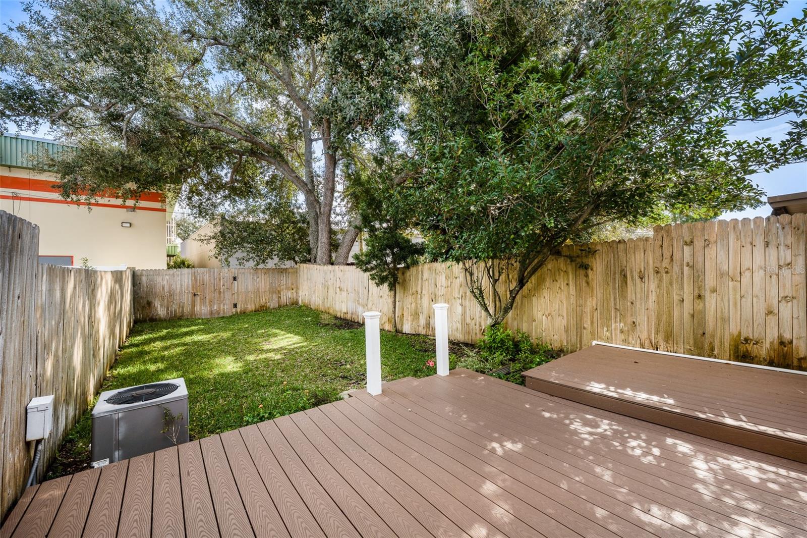 Image 24 of 31 For 210 Malcolm Court