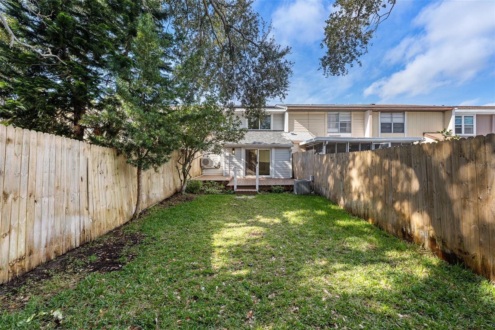 Image 25 of 31 For 210 Malcolm Court