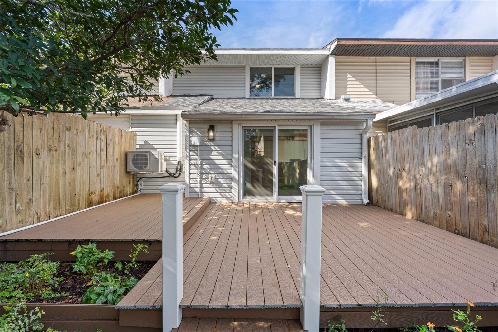 Image 27 of 31 For 210 Malcolm Court