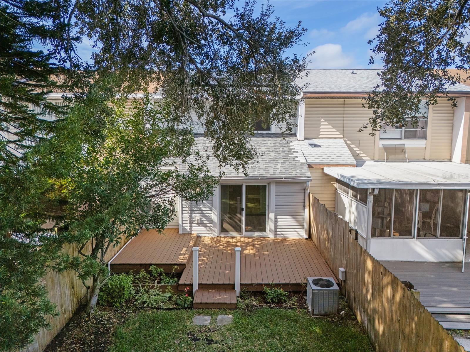 Image 28 of 31 For 210 Malcolm Court