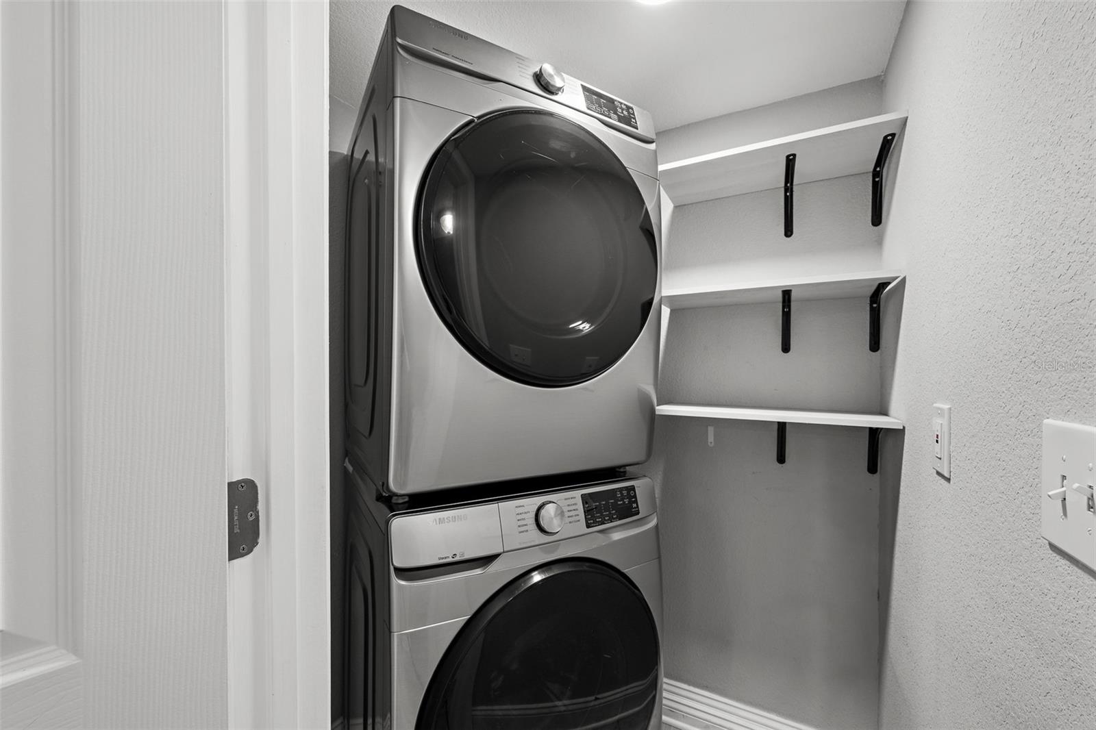 Image 29 of 31 For 210 Malcolm Court