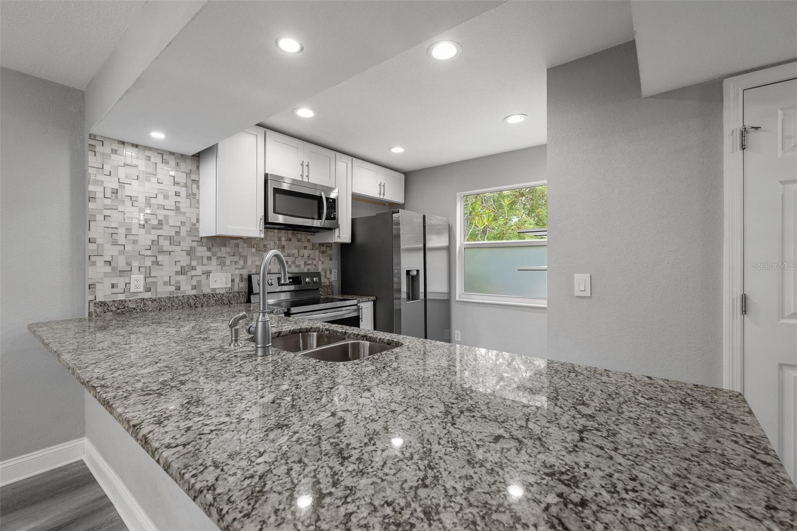 Image 5 of 31 For 210 Malcolm Court