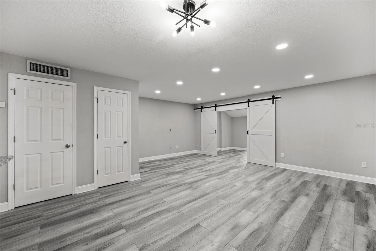 Image 8 of 31 For 210 Malcolm Court