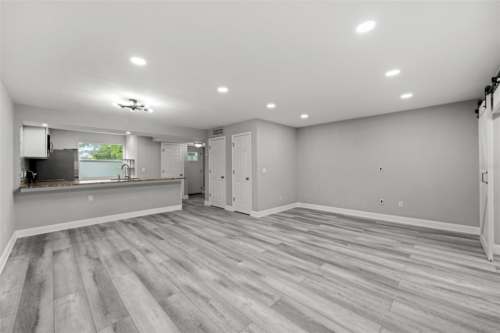 Image 9 of 31 For 210 Malcolm Court