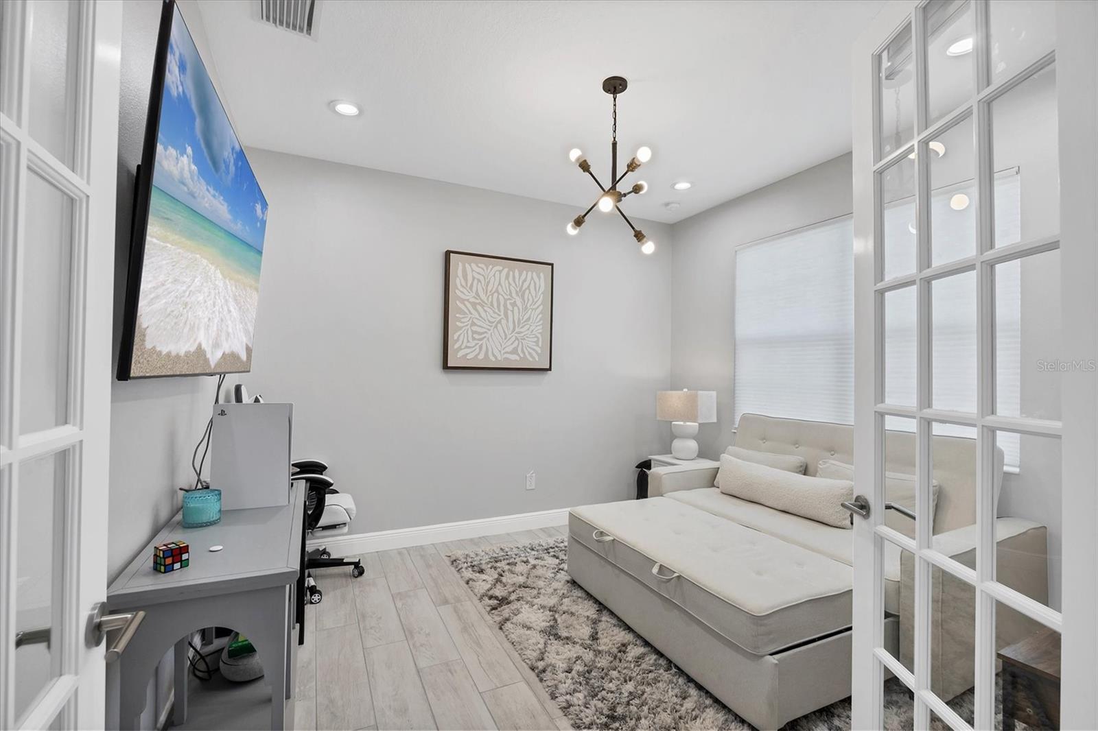 Image 7 of 57 For 6233 Champions Row Street