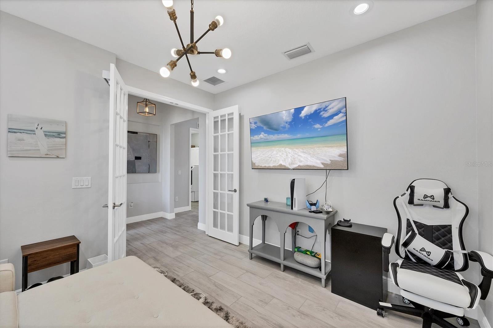 Image 8 of 57 For 6233 Champions Row Street