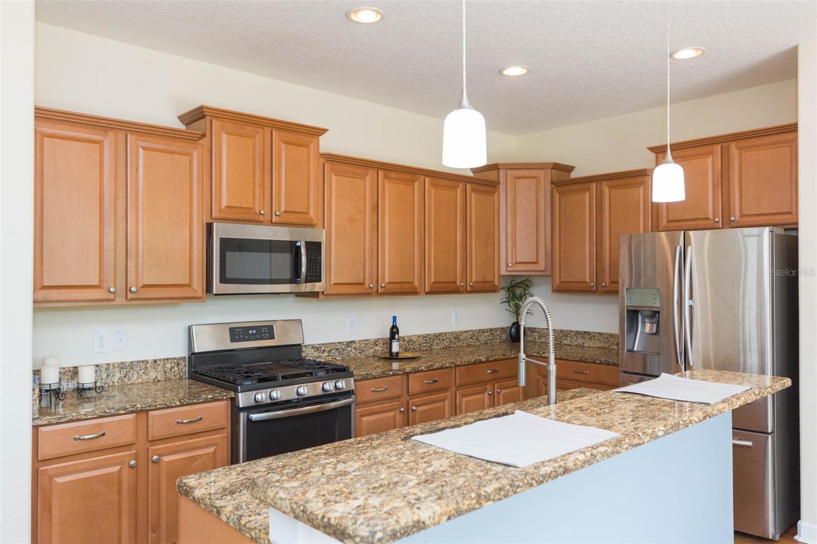 Image 15 of 48 For 20101 Oakflower Avenue