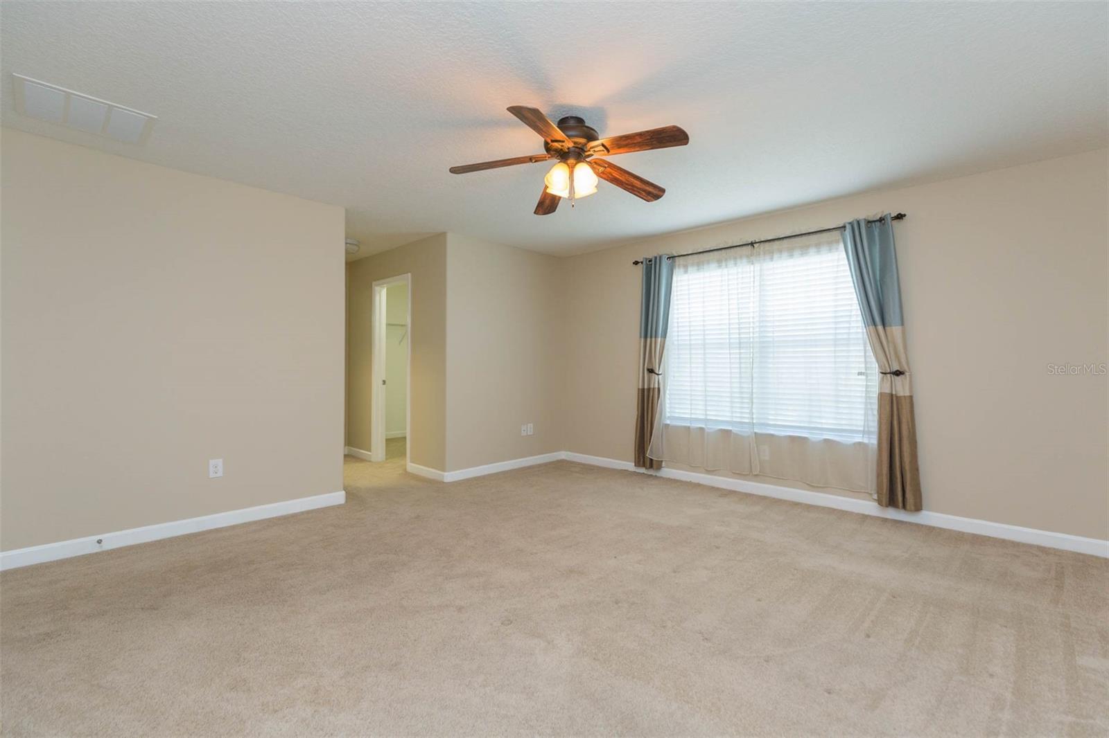 Image 22 of 48 For 20101 Oakflower Avenue