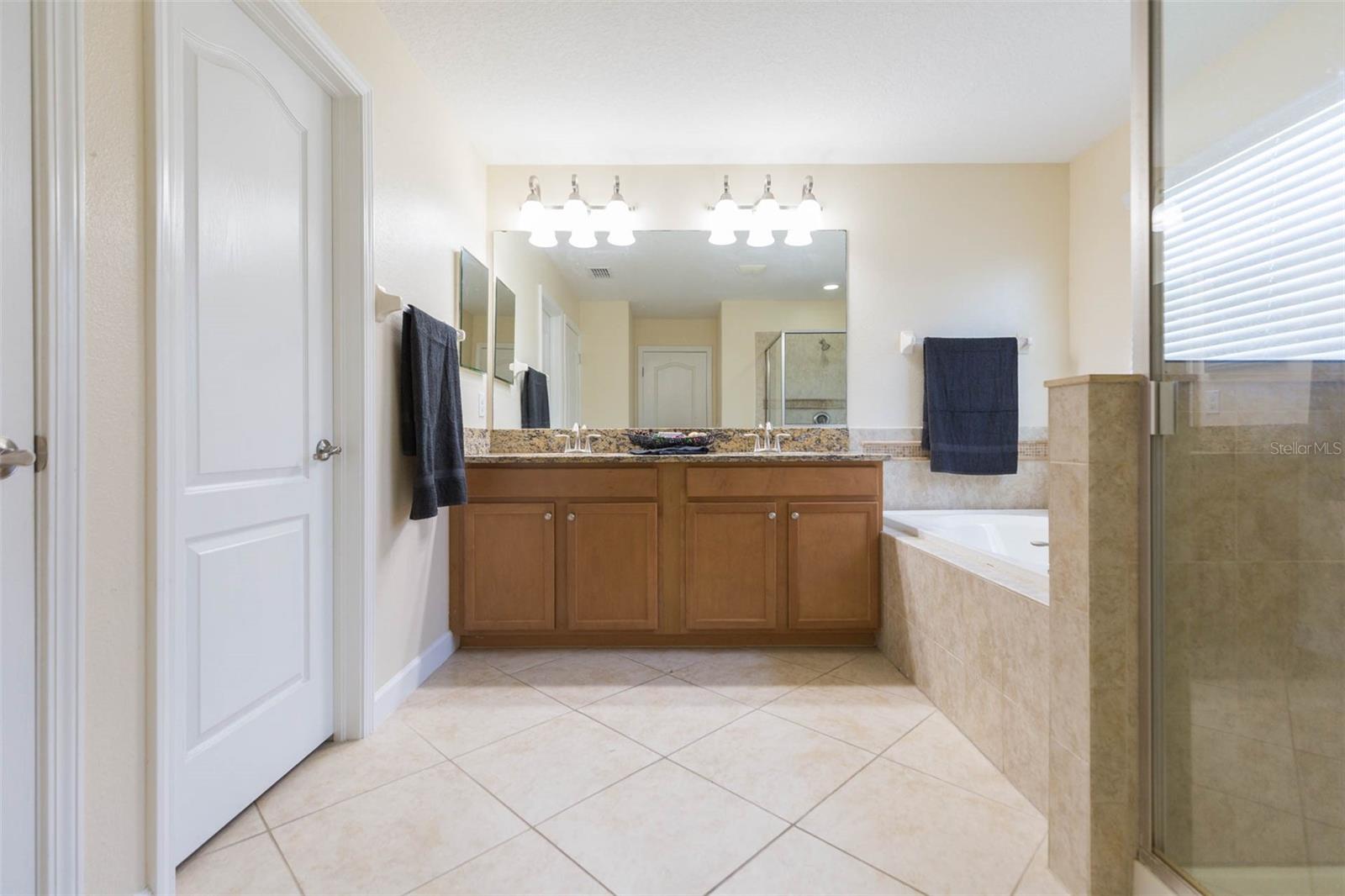 Image 26 of 48 For 20101 Oakflower Avenue