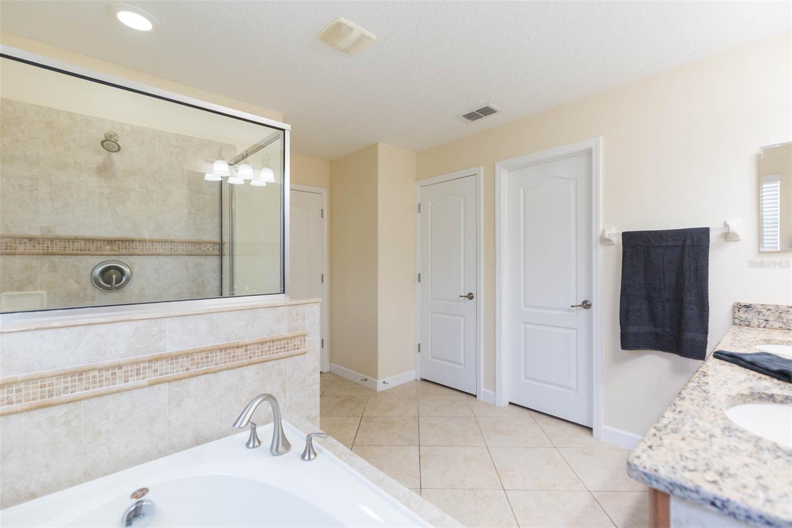 Image 28 of 48 For 20101 Oakflower Avenue