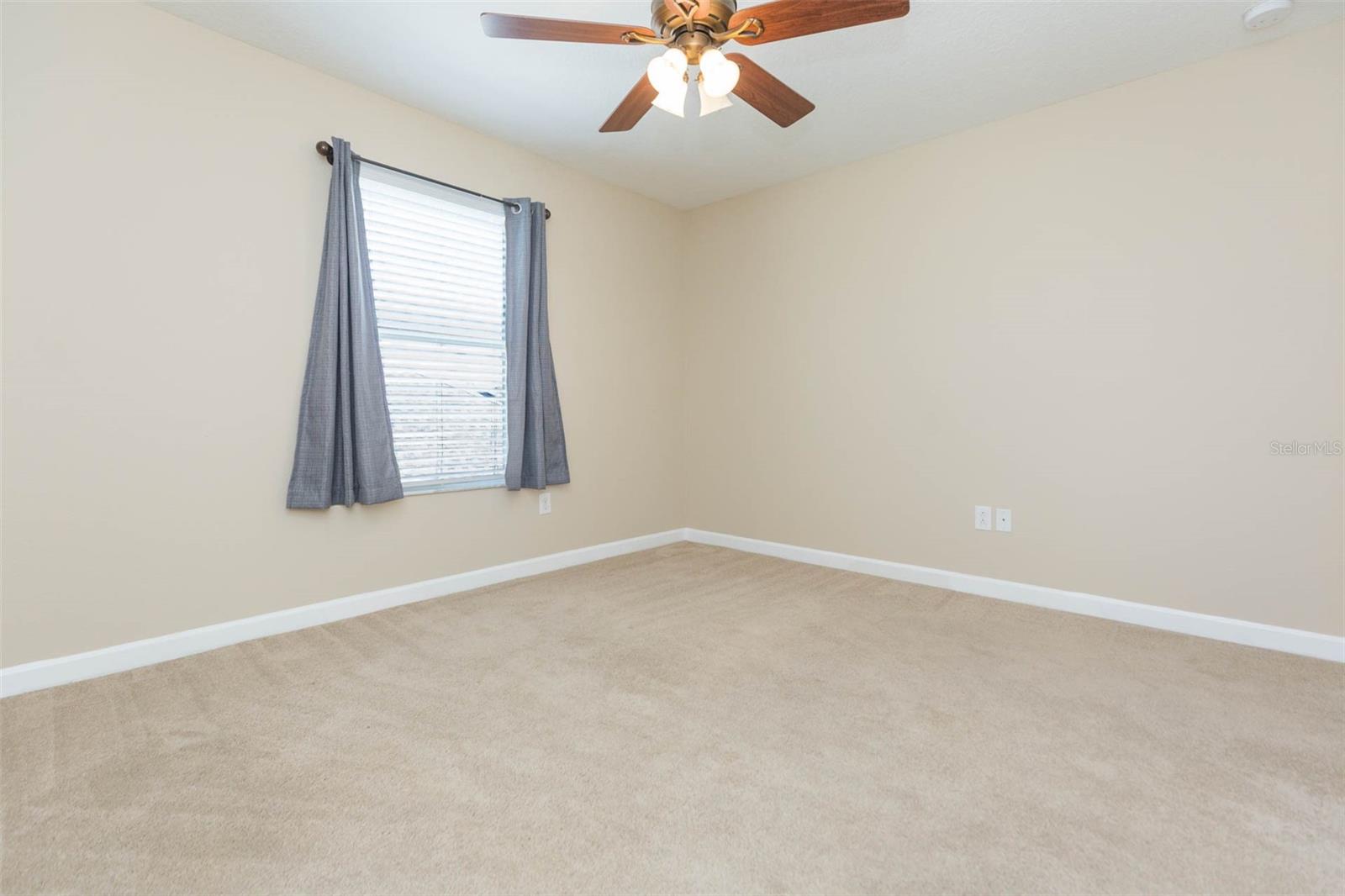 Image 29 of 48 For 20101 Oakflower Avenue