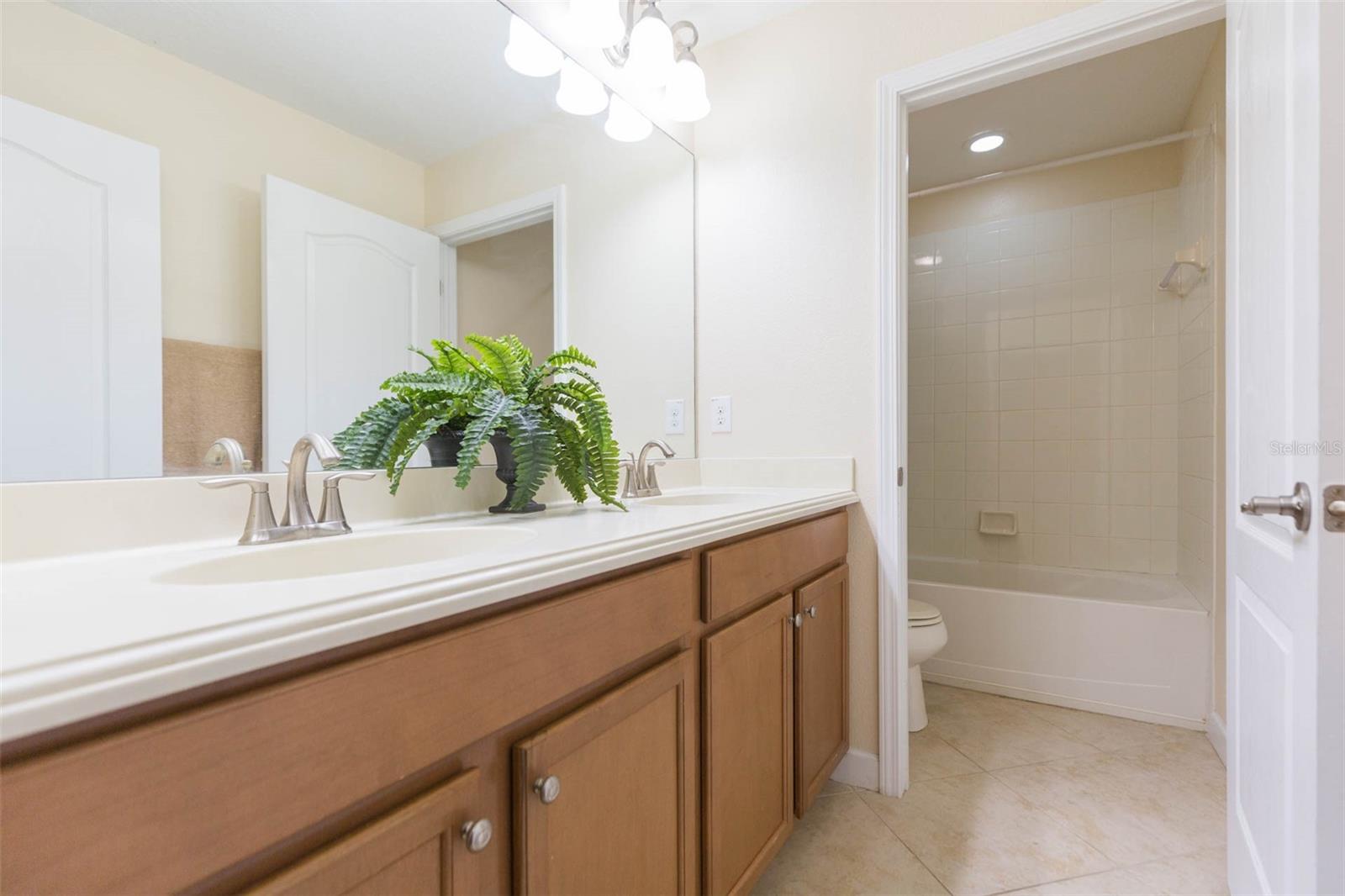 Image 31 of 48 For 20101 Oakflower Avenue