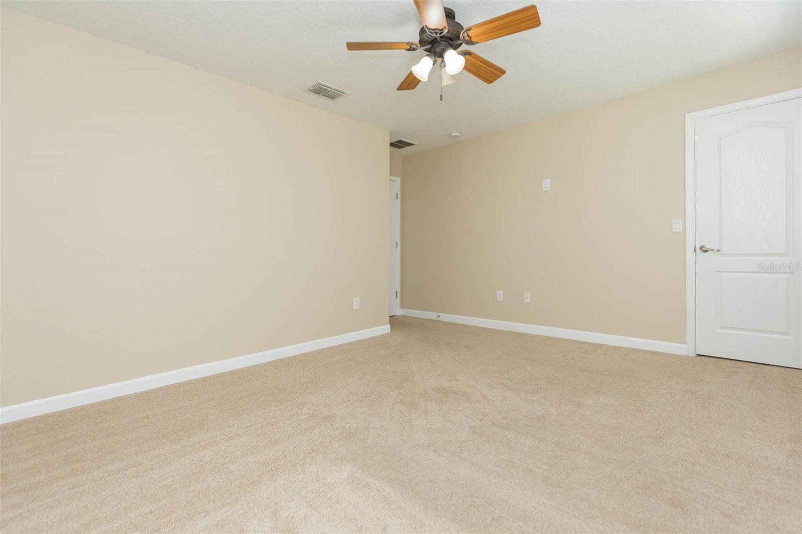 Image 34 of 48 For 20101 Oakflower Avenue