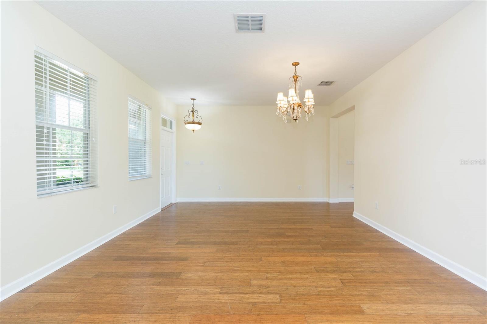 Image 8 of 48 For 20101 Oakflower Avenue