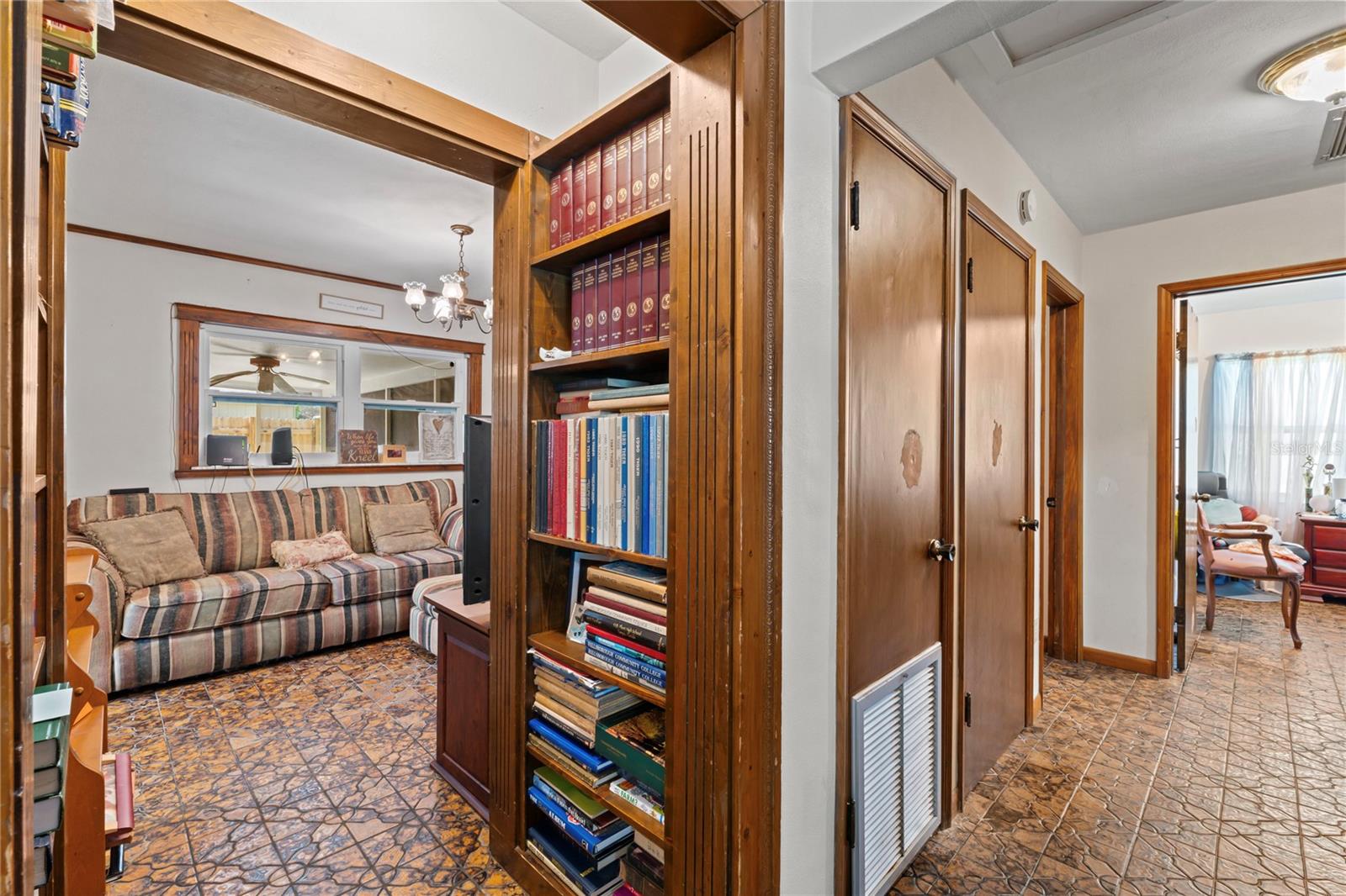 Image 4 of 31 For 3112 Dewey Street