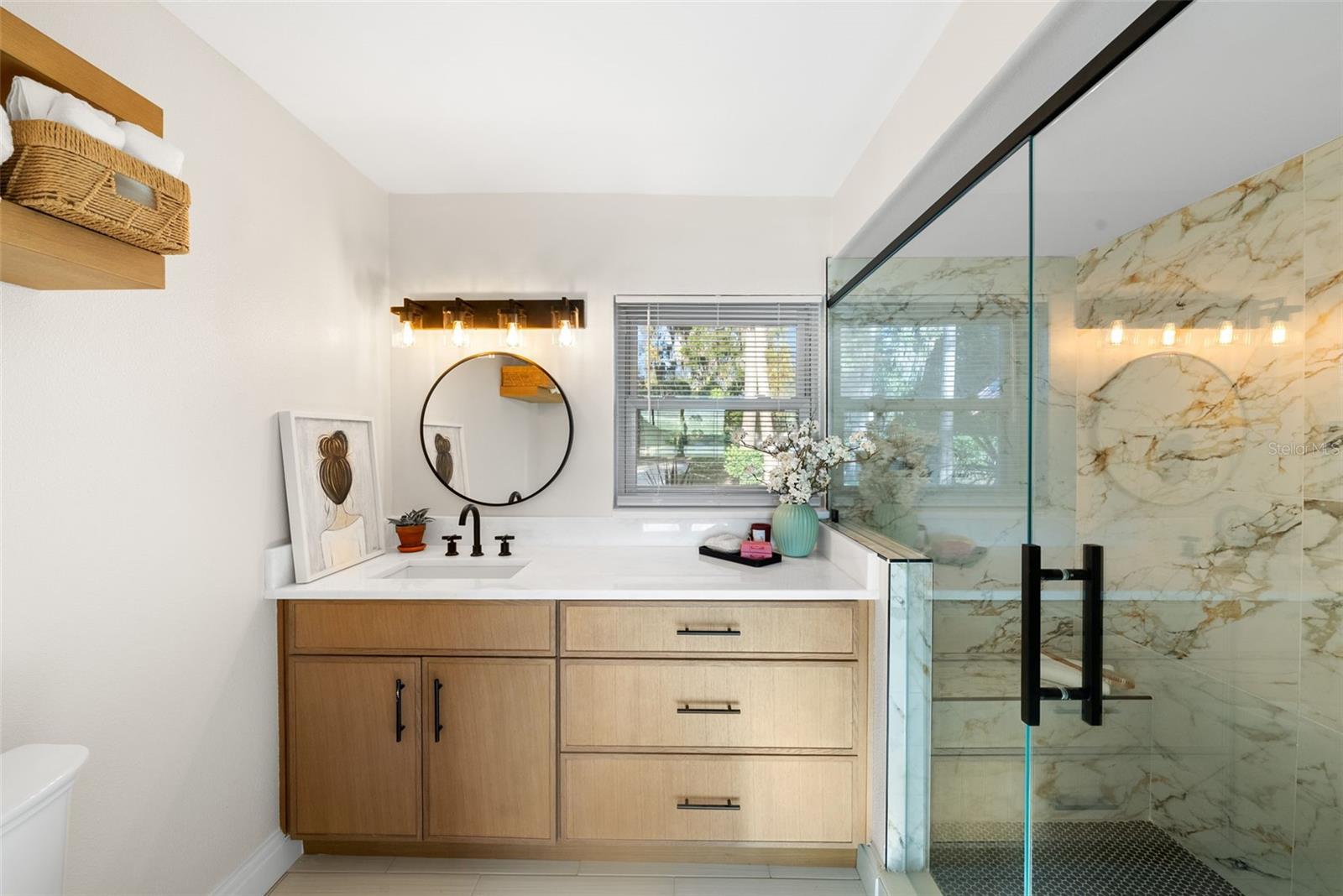 Image 20 of 46 For 122 Lake Drive