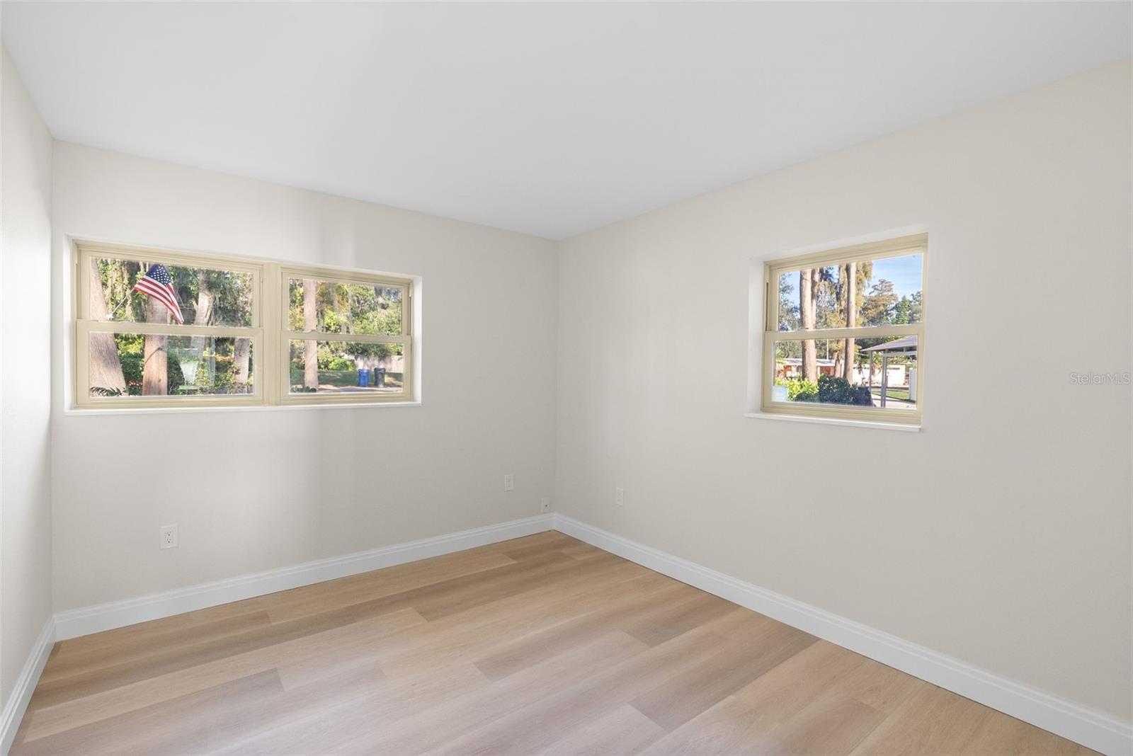 Image 23 of 46 For 122 Lake Drive