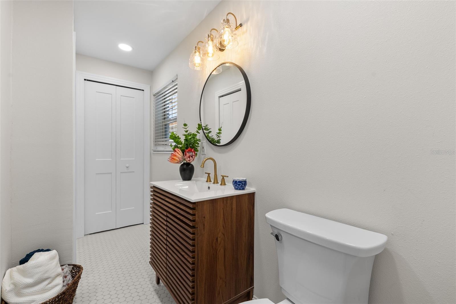 Image 26 of 46 For 122 Lake Drive