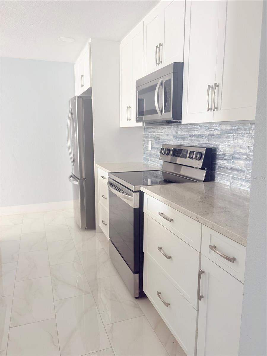 Image 24 of 39 For 440 Gulfview Boulevard 1004