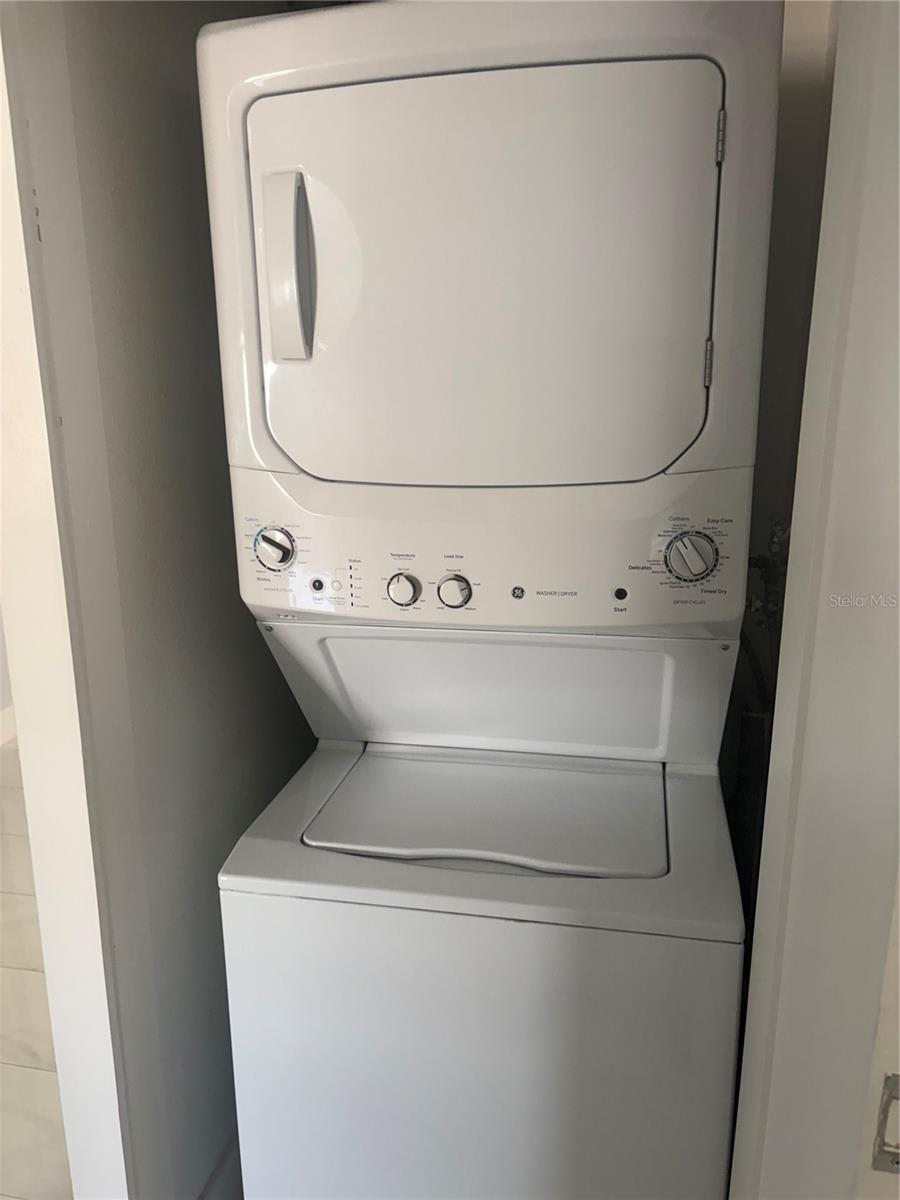 Image 27 of 39 For 440 Gulfview Boulevard 1004