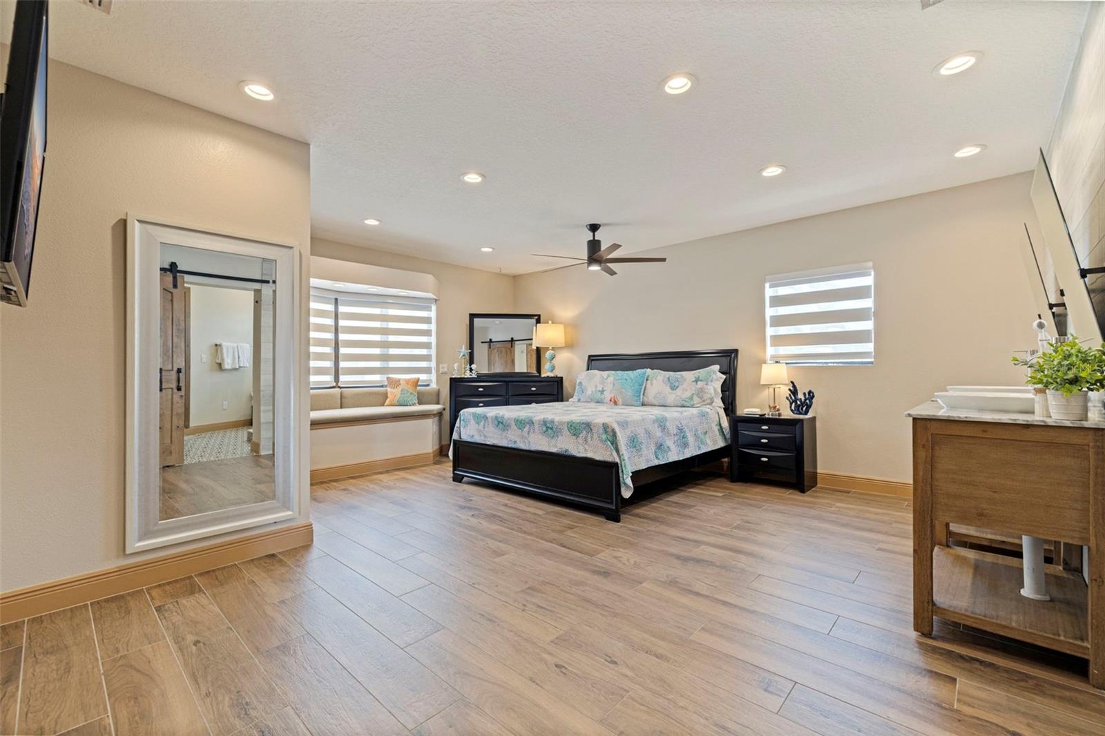 Image 26 of 60 For 357 La Hacienda Drive