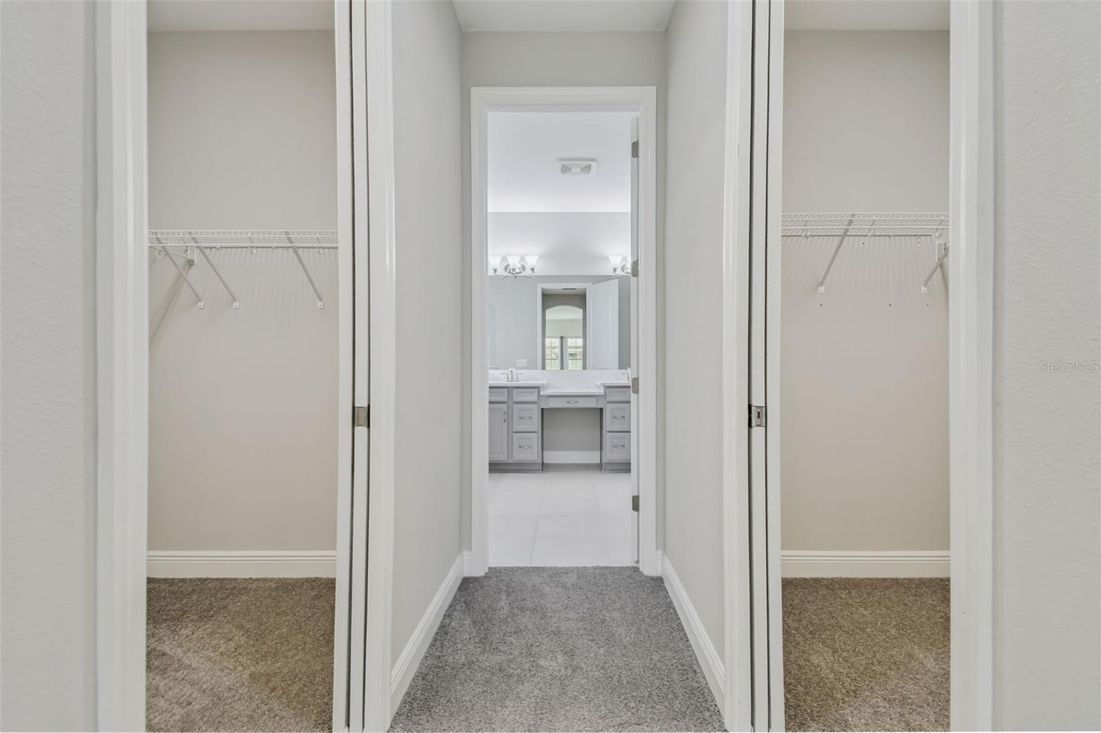 Image 18 of 39 For 21987 Emory Oak Place