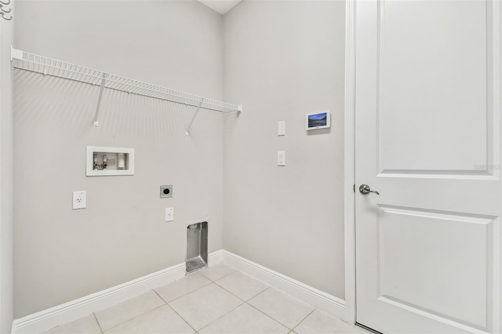 Image 20 of 39 For 21987 Emory Oak Place