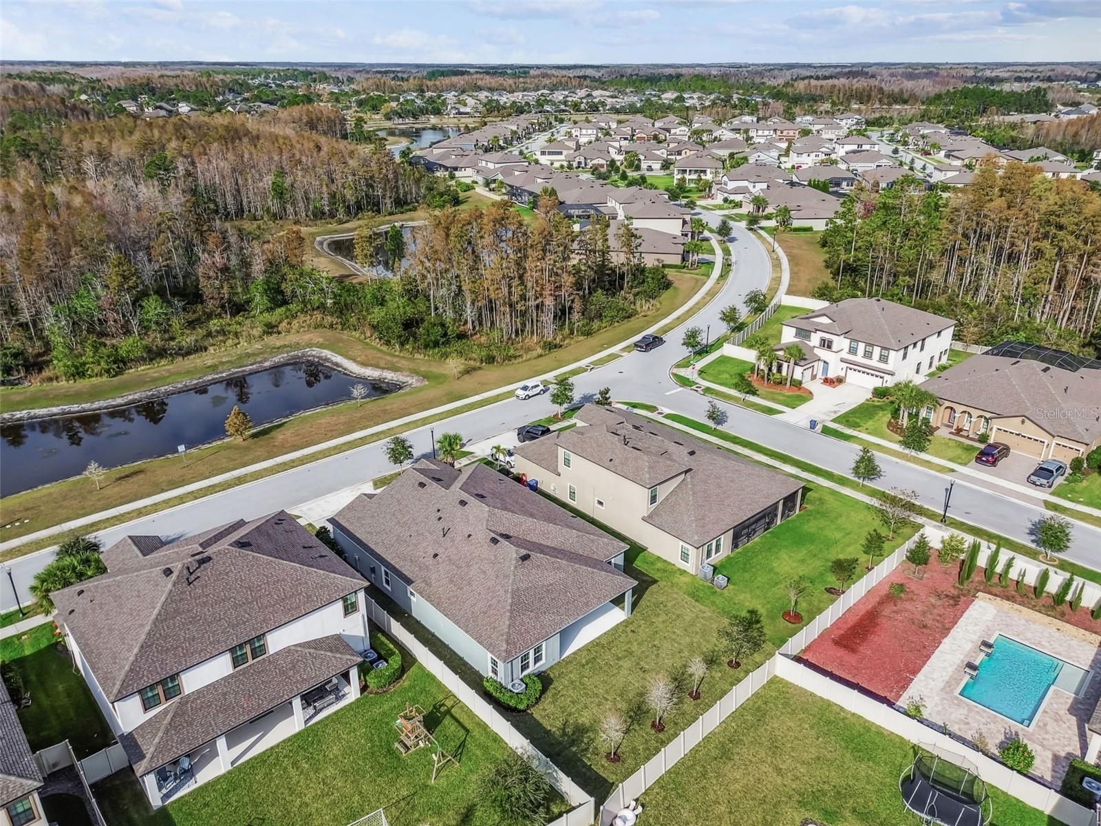 Image 25 of 39 For 21987 Emory Oak Place