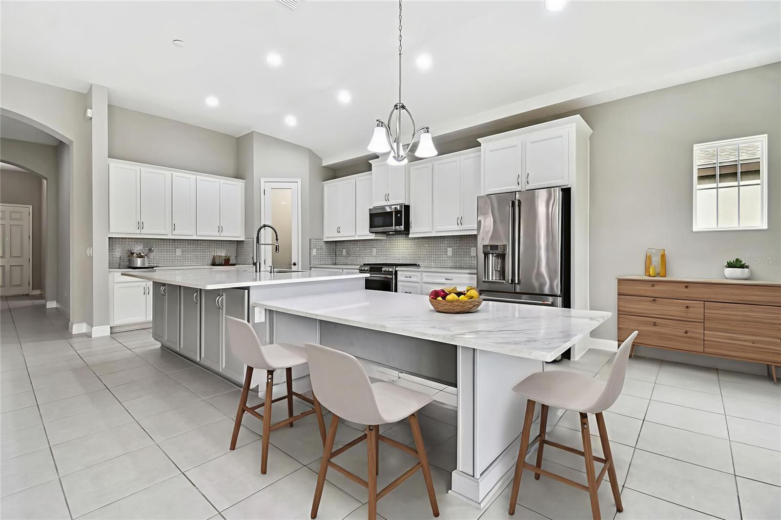 Image 5 of 39 For 21987 Emory Oak Place