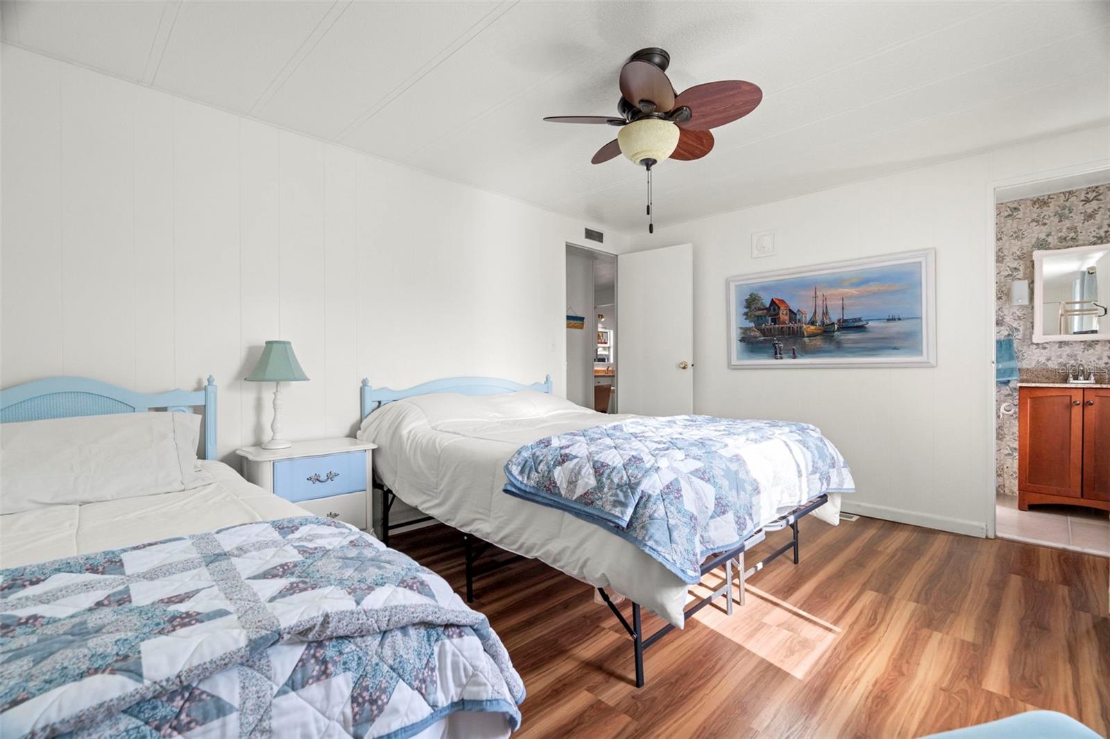 Image 15 of 37 For 130 Patricia Avenue 66