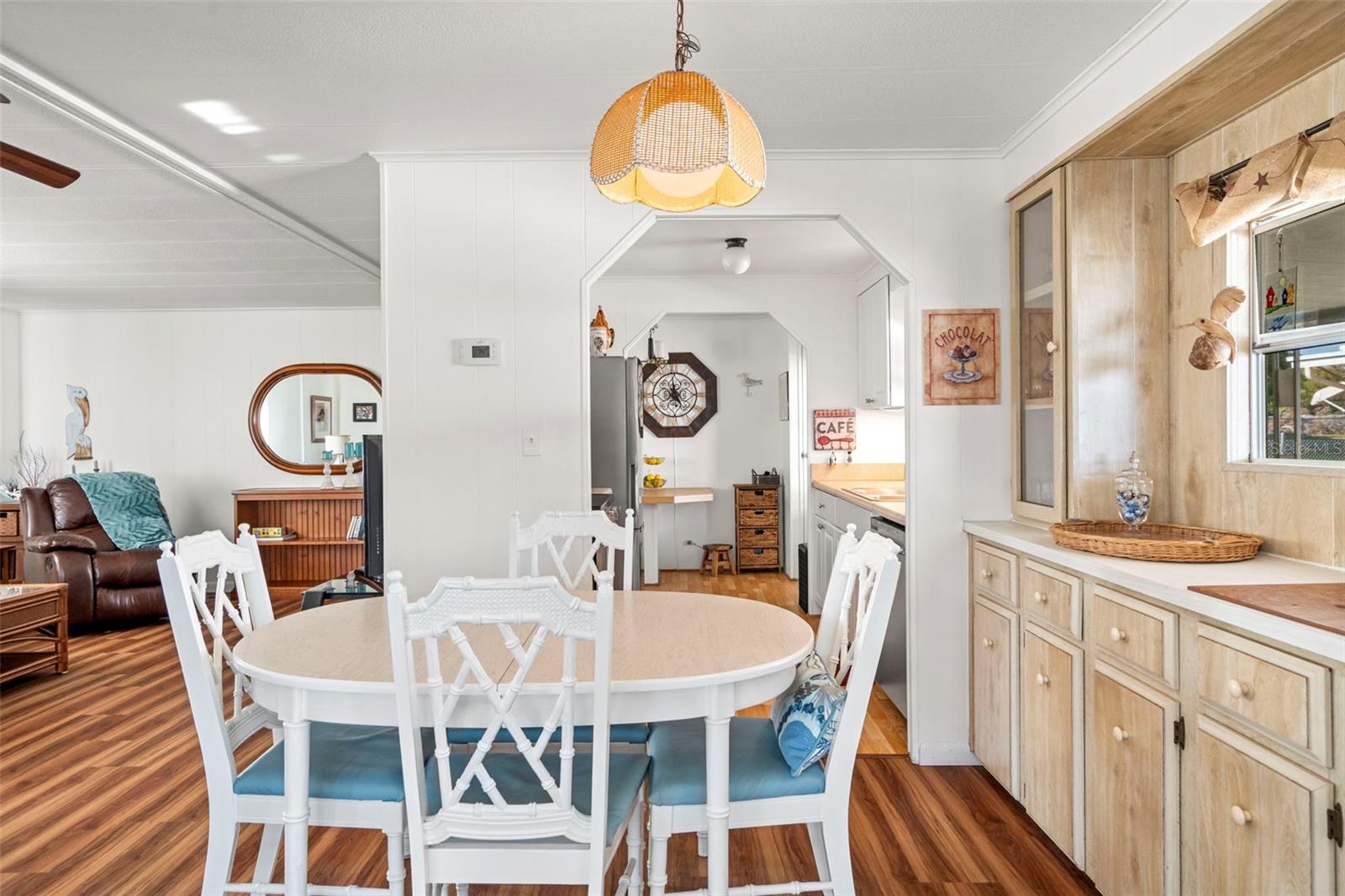 Image 16 of 37 For 130 Patricia Avenue 66