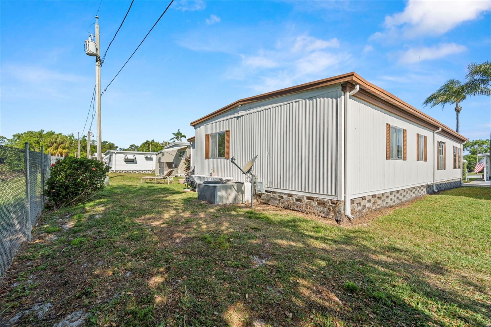 Image 25 of 37 For 130 Patricia Avenue 66