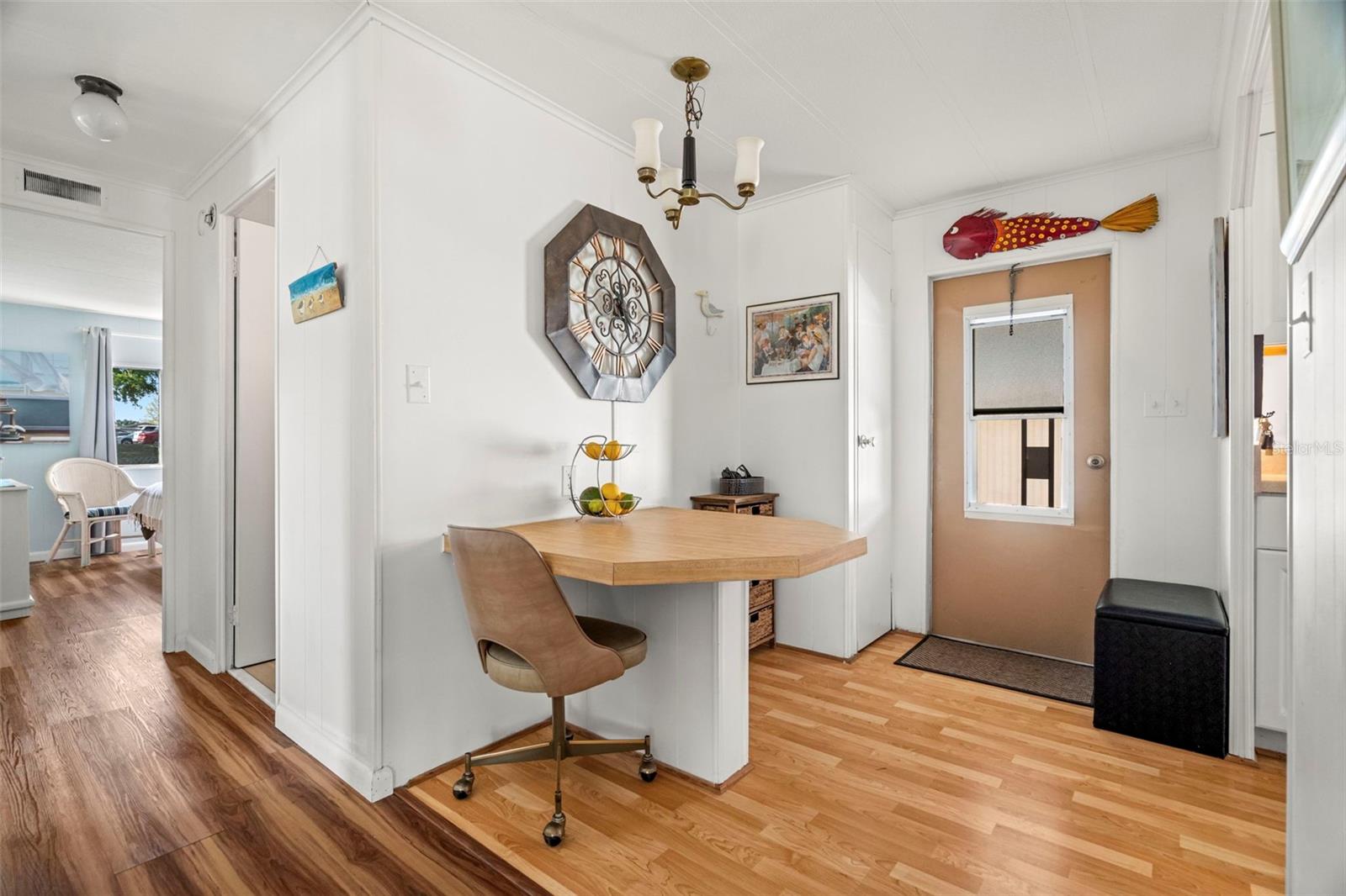 Image 3 of 37 For 130 Patricia Avenue 66