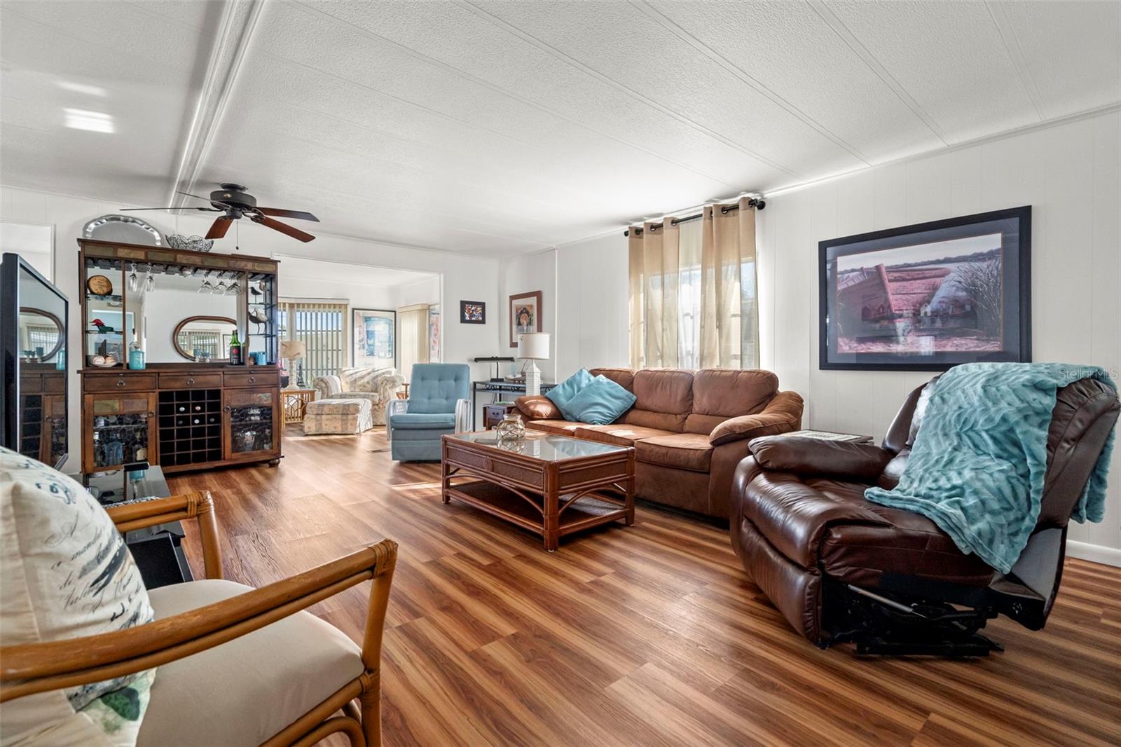 Image 5 of 37 For 130 Patricia Avenue 66